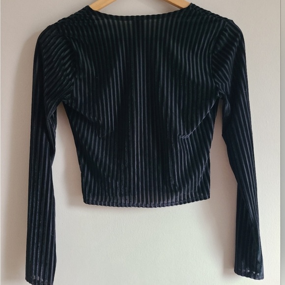 La Senza long sleeve crop top - Picture 3 of 5